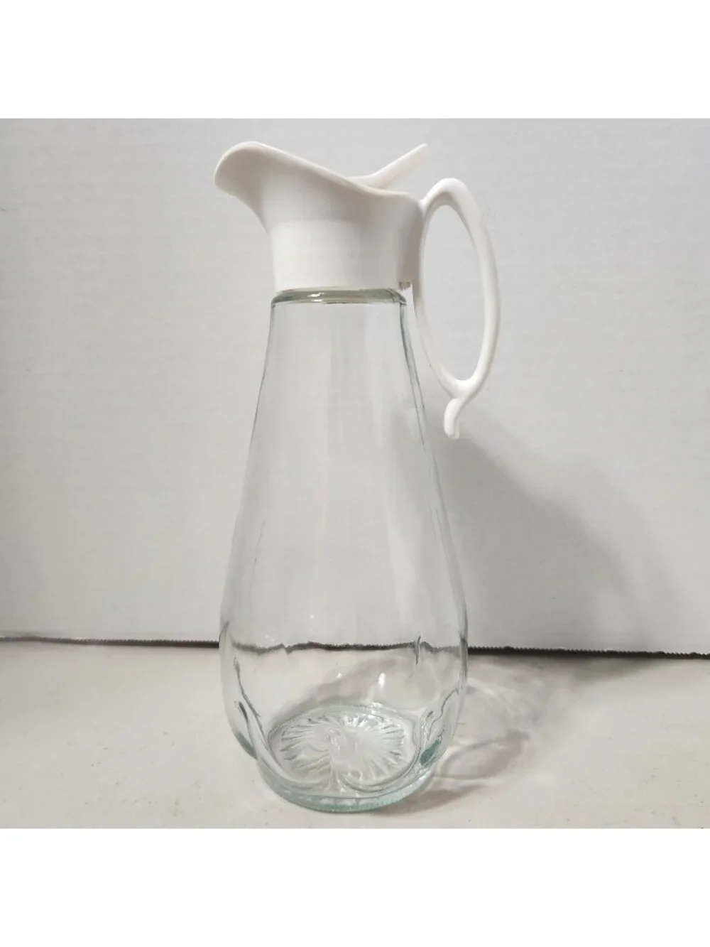 Glass Pitcher With White Plastic Lid & Handle 1L Capacity for Beverages or Syrup